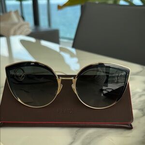 Fendi cat eye logo sunglasses